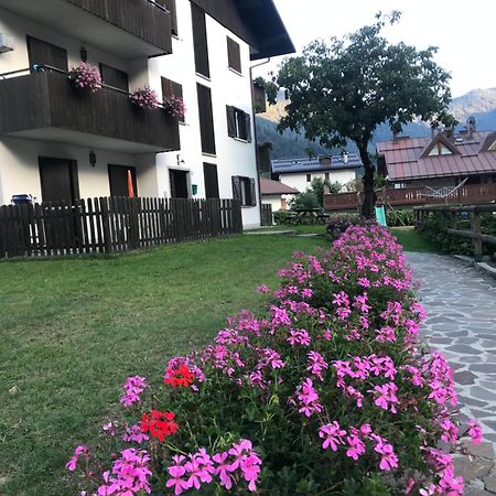 Care Alto Appartement Carisolo Buitenkant foto